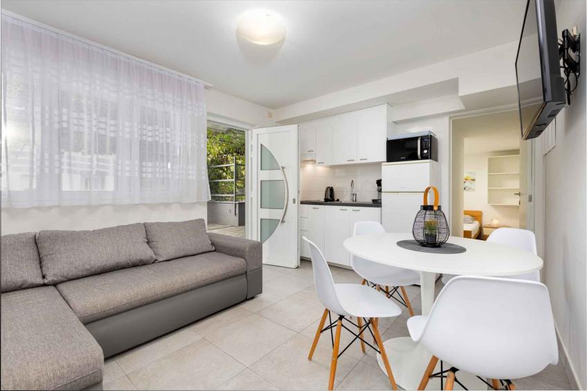 Holiday apartment mit Terrasse - BF-V9WM5