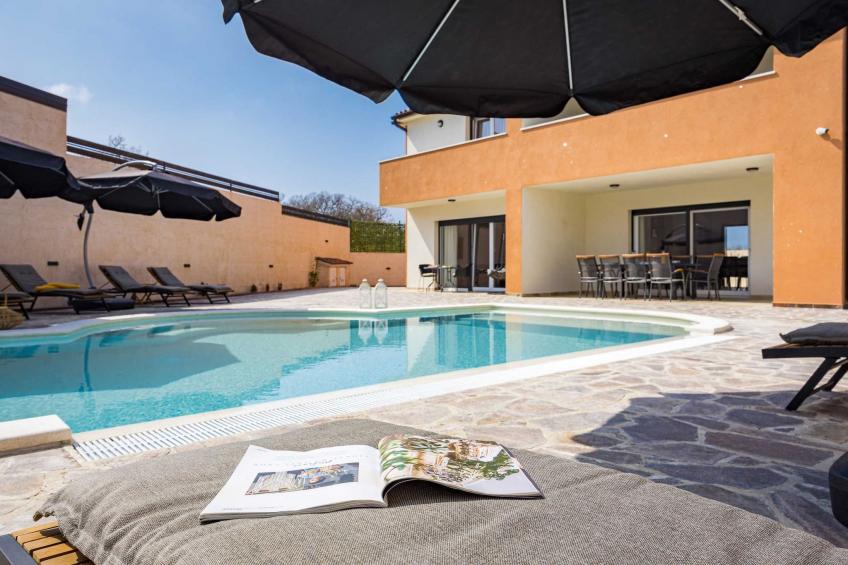 Villa Nur Amela with Pool, Jacuzzi, Darts - foto 42