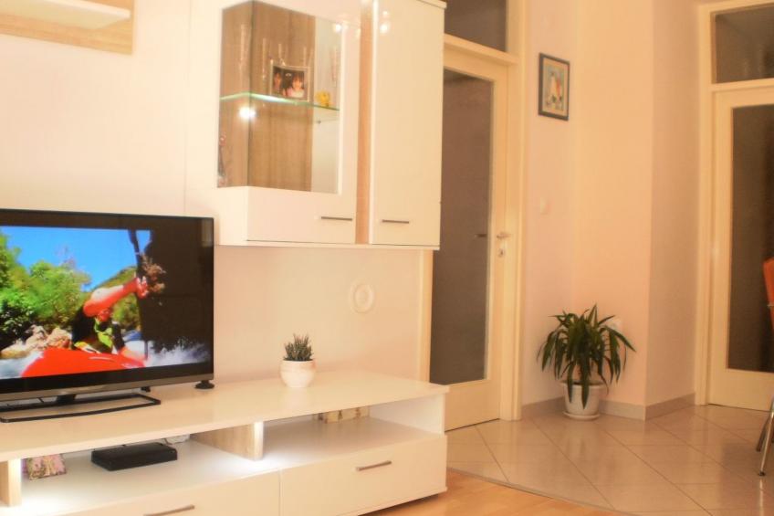 Moderne Ferienwohnung in Omiš mit Terrasse und Garten - foto 12