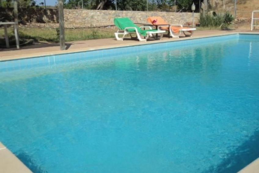 mit Balkon, Terrasse und Außenpool - foto 2