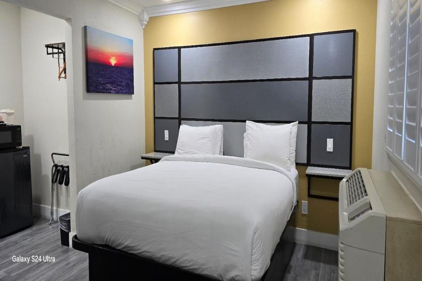 Queen Bed Accessible Non-Smoking - foto 2