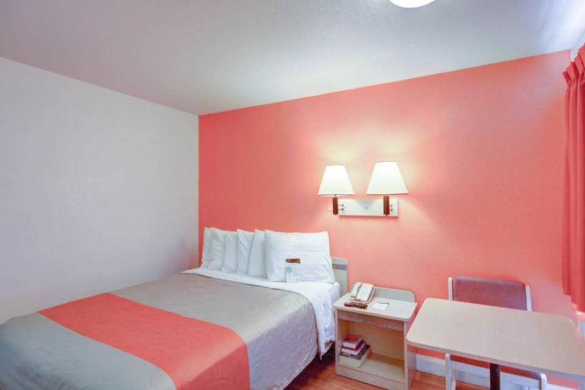 1 Queen Bed  Non-Smoking - foto 17