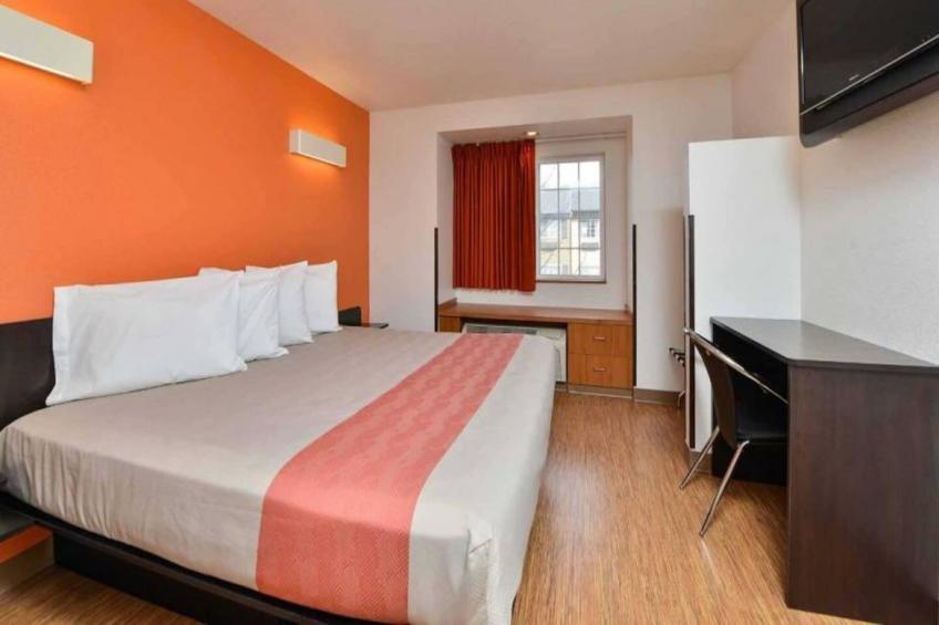 1 Queen Bed  Suite Non-Smoking - foto 10
