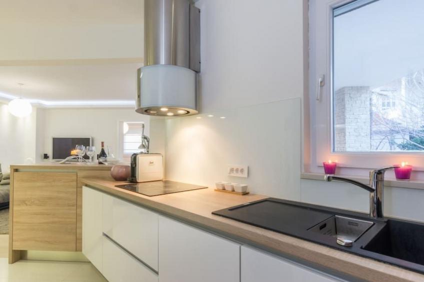 Luxuriöse Villa White Rose mit Pool in der Nähe von Zrče Beach - foto 12