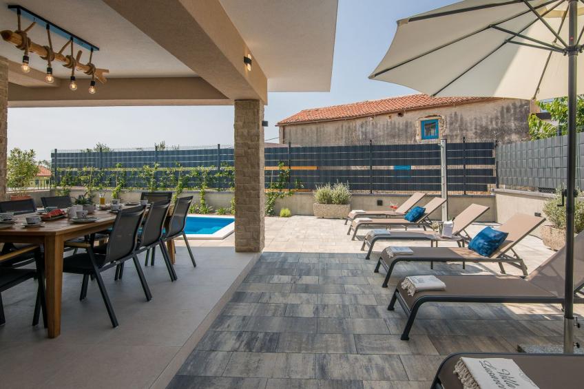 Luxuriöse Villa mit Salzwasserpool in einer ruhigen Gegend - foto 36