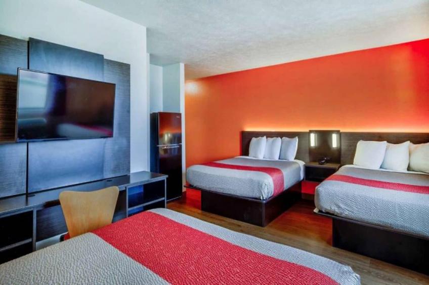 3 Queen Beds  Non-Smoking Micfridge - foto 26