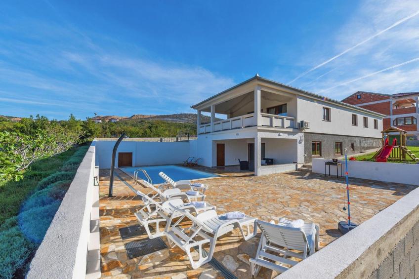 Villa, Rovanjska bei Starigrad-Paklenica|Villa, SD-93 FH, ca. 185 qm, für 10 Pers. - foto 2