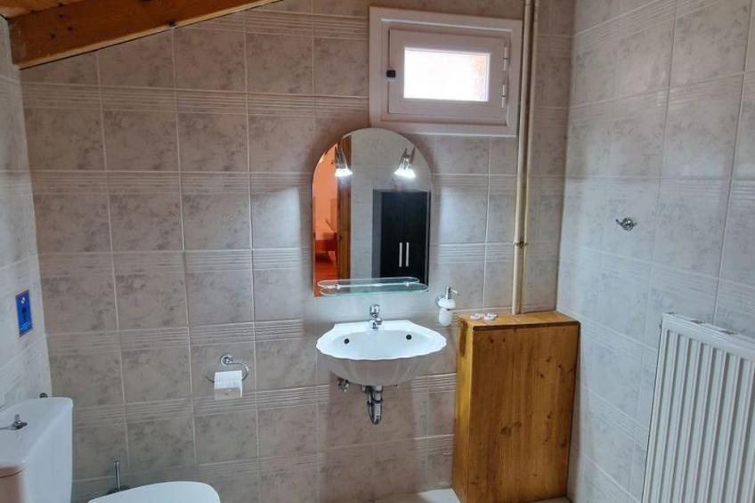 Vollständig umschlossene und großzügig angelegte dreistöckige Ferienvilla mit f - foto 32