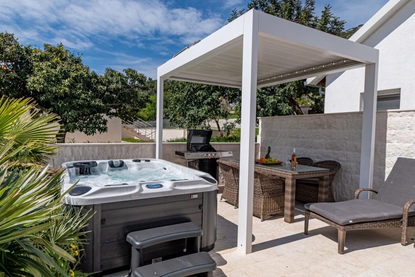 Suartini Viganj mit einem Jakuzzi - foto 15