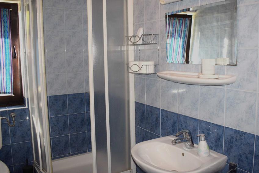 Zevnik Quiet Retreat with Stunning Views and Equestrian Activities - Triple Room with Private  Bathroom - foto 4