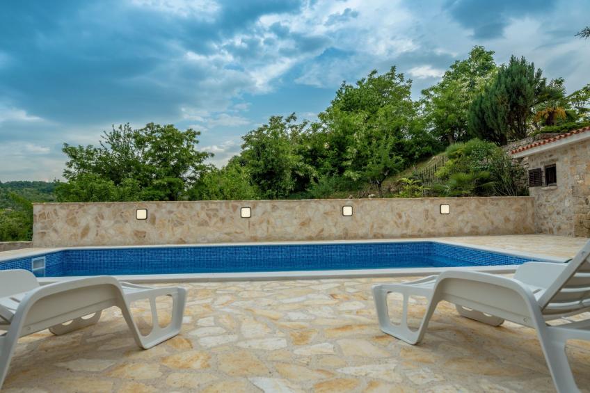 Wunderschön eingerichtete Villa mit Pool und Garten - foto 5