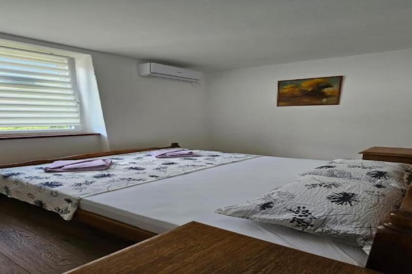 Apartment Gracac - Two Bedroom Apartment with Terrace - foto 21