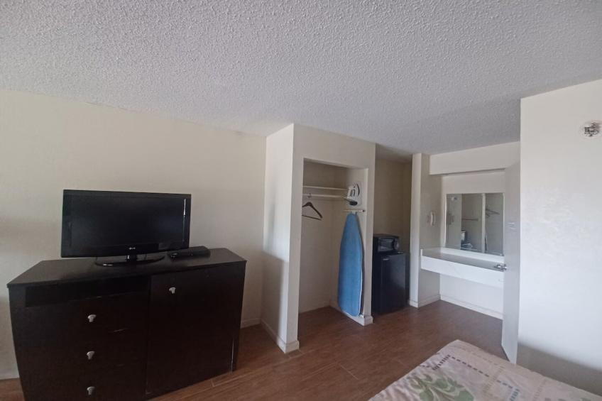 Queen Bed with Kitchenette Non - Smoking - foto 11