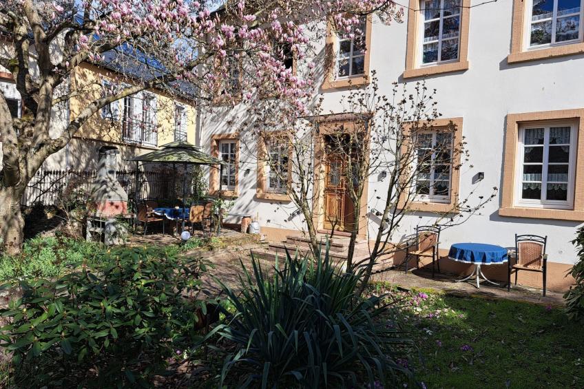 mit Garten und Parkplatz - foto 3