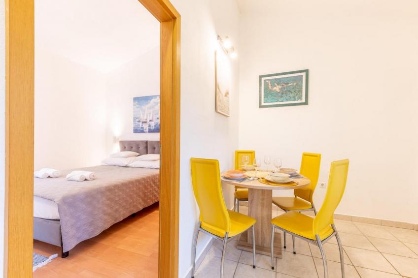 Spacious Prgomet Retreat with Private Pool, Fitness Centre, and Garden - Three Bedroom Villa - foto 5