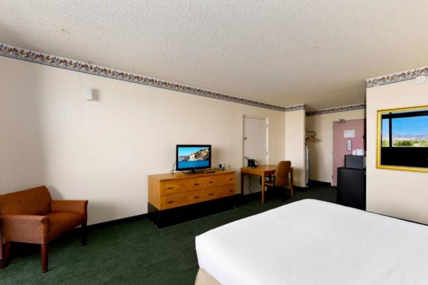 1 King Bed  Non-Smoking Micfridge - foto 15