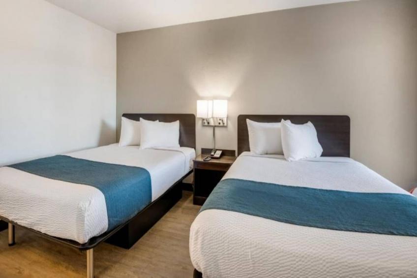 2 Queen Beds  Non-Smoking Mini Fridge - foto 9