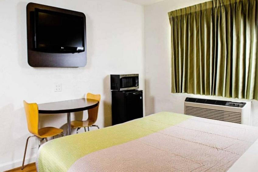 1 King Bed  Non-Smoking - foto 7