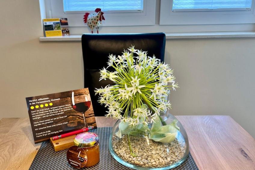 Moderne Wohnung mit Parkplatz und Rheinblick - foto 9