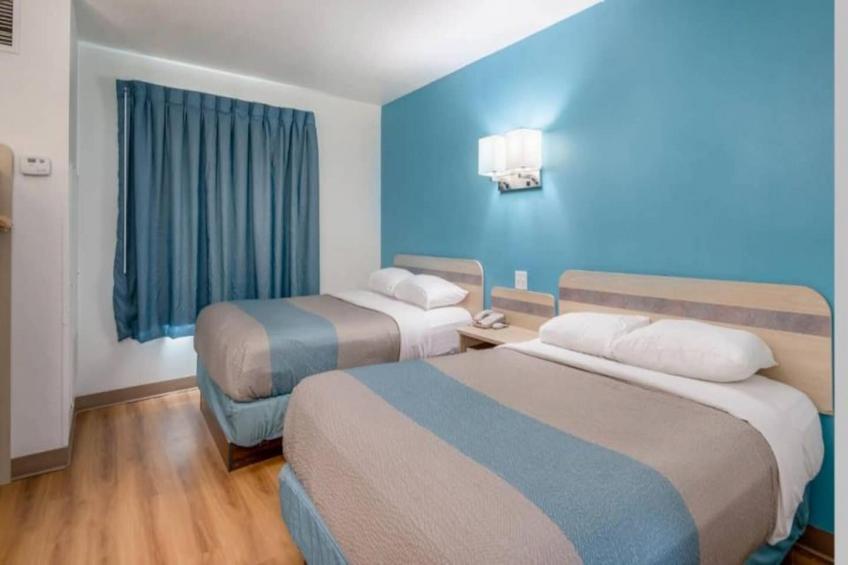 2 Full Beds  Smoking - foto 15