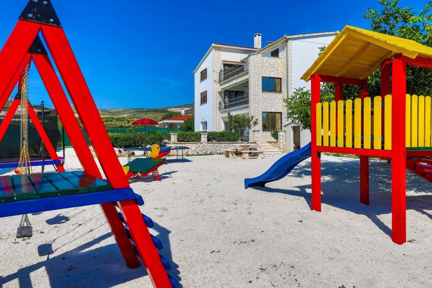 Scenic Elegant Trogir Villa with Pool - Five Bedroom Villa - foto 61