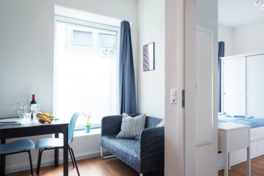 ZH Jaguar - Altstetten HITrental Apartment