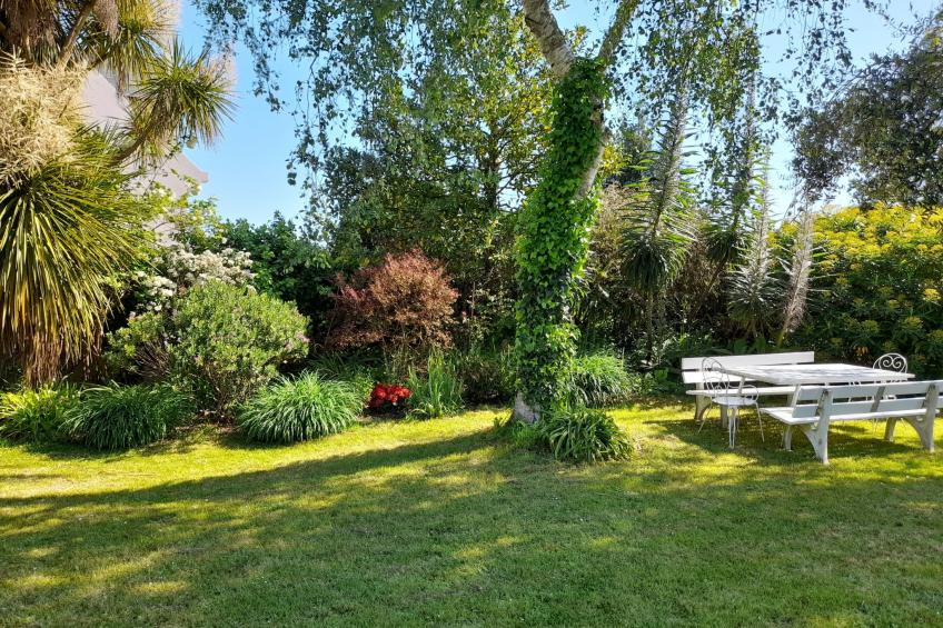 Großes Familienhaus mit schön angelegtem Garten - foto 27