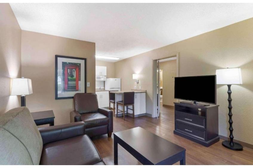 2 Queen Beds  Non-Smoking Kitchen - foto 35