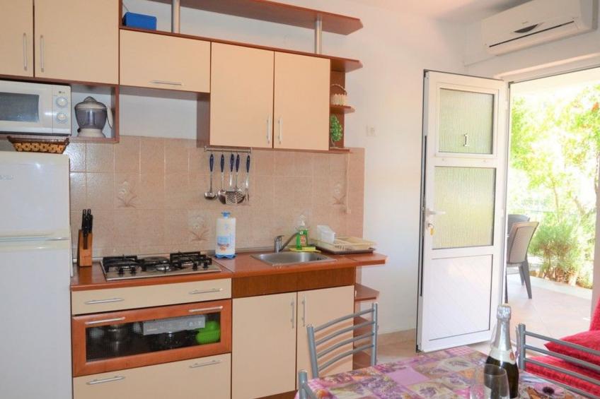 in Poljica mit privatem Parkplatz - foto 25