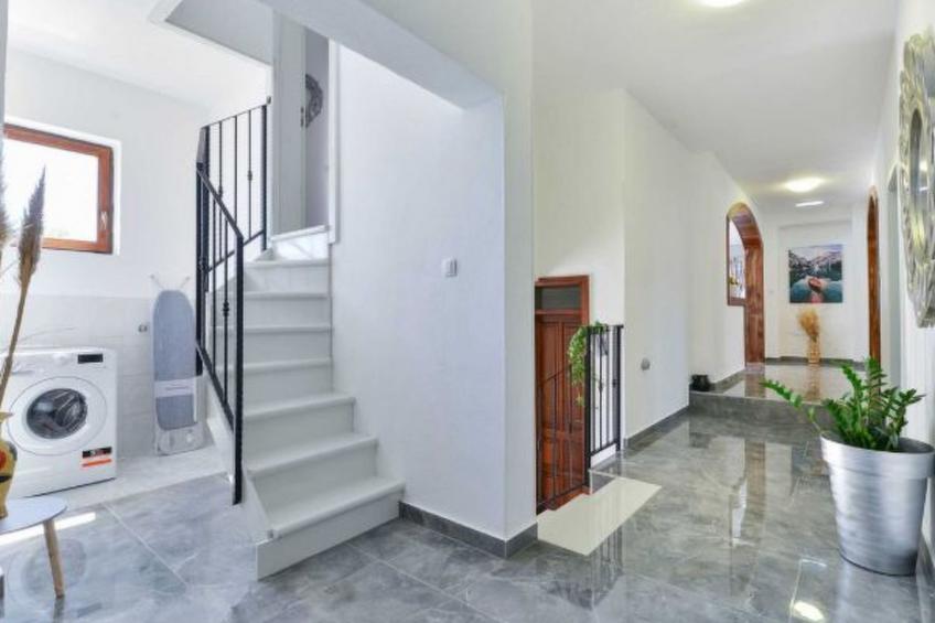 Villa Marinic with heated pool and entertainment r - foto 36