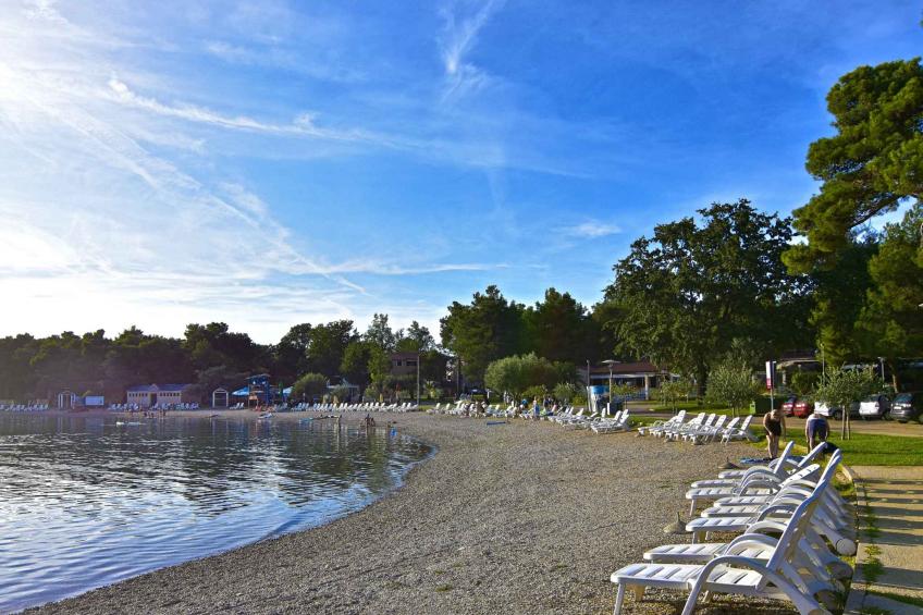 Vakantiewoning met een tuin en een terras, dicht bij de stranden - VW-RHHHT - foto 29