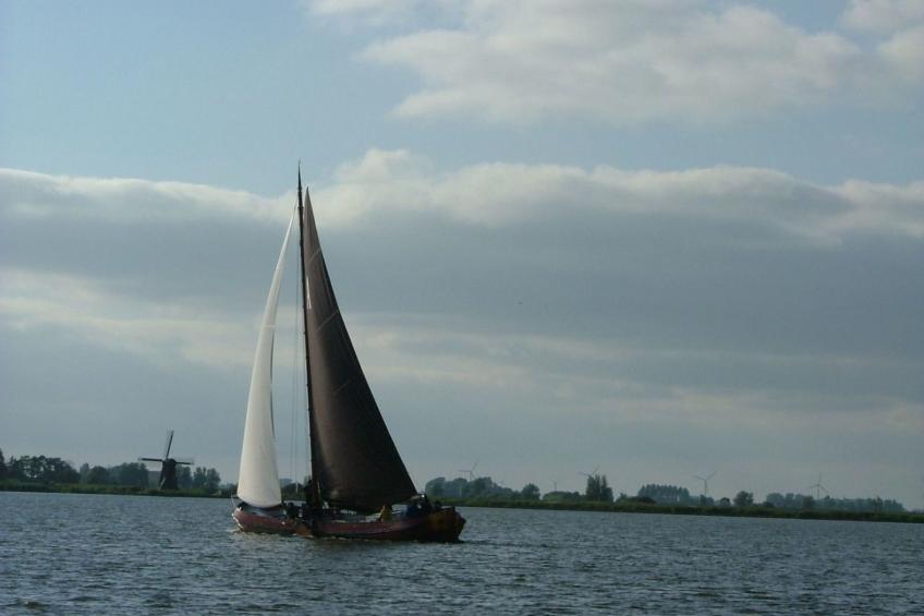 Boot "De Frijheit" mit Blick auf das Wasser - foto 20