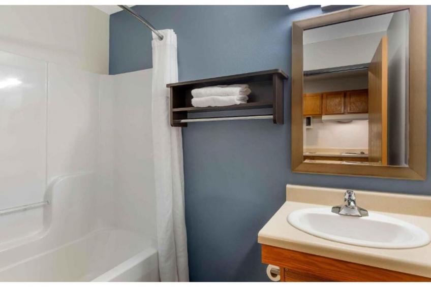 1 Full Bed | ADA\/Tub\/Smoking\/Kitchen - foto 18