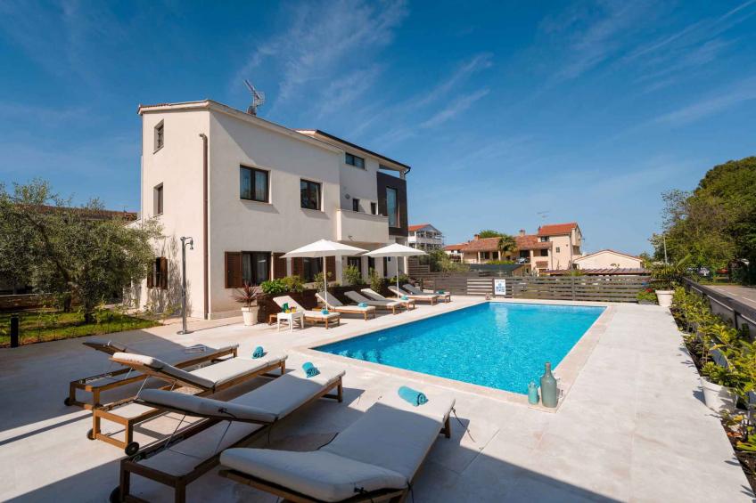 Vakantiewoning met zwembad en 100 meter van het strand - VW-XW969