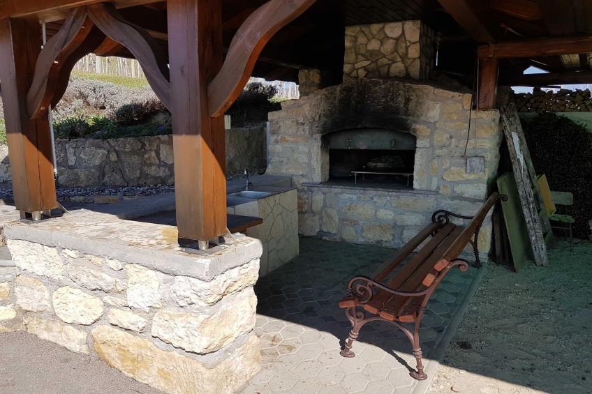 Vivid Hillside Country House with Hot-Tub and Sauna - Two Bedroom Country House - foto 35