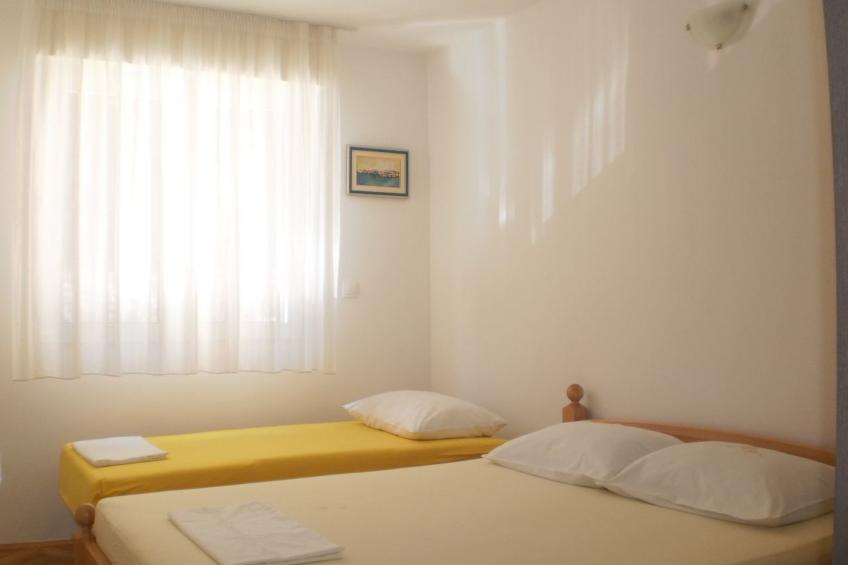 Moderne Ferienwohnung in Omiš mit Terrasse und Garten - foto 22
