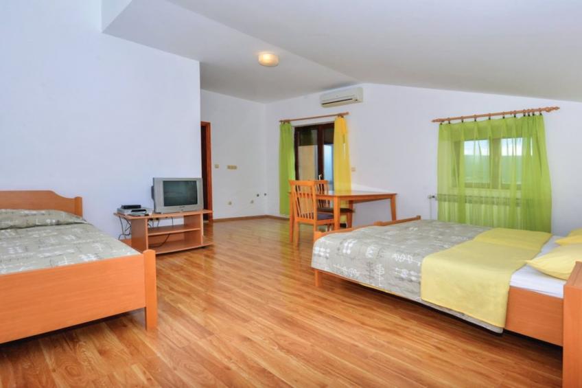 Sobe Melada - Twin Bedroom With Balcony and Mountain View (A3) - foto 3