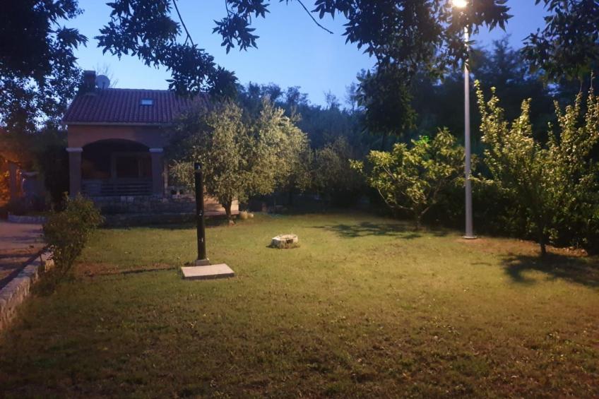 Am Fluss gelegenes Haus mit Galerieschlafplätzen - foto 14