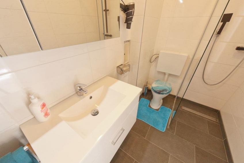 Wohnung in Fünfhaus mit Garten - foto 12