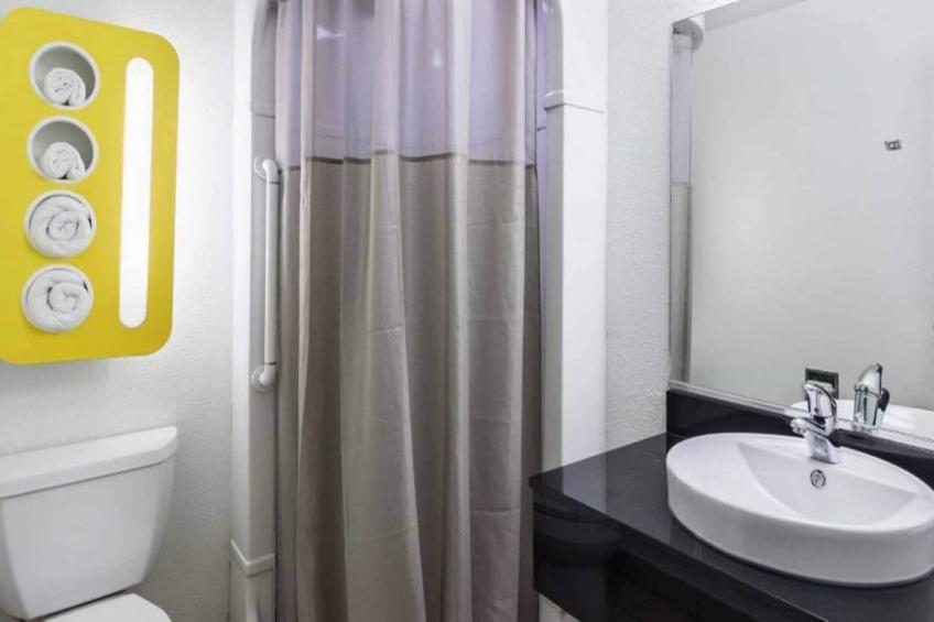 1 Full Bed  Mobility Access RI Shwr Nsmk - foto 27