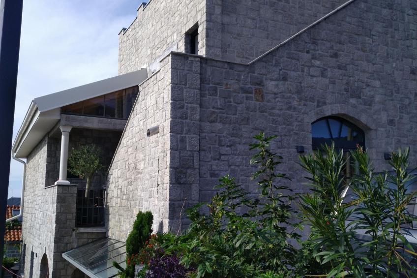 in Zelinika mit Großer Terrasse