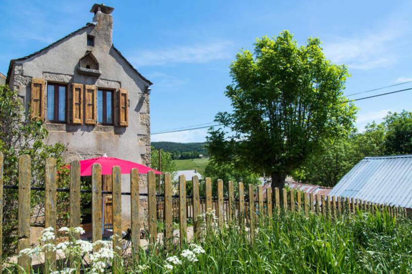 Gîte de France Gîtes de france 2/4 personnes à la peyre 2 épis