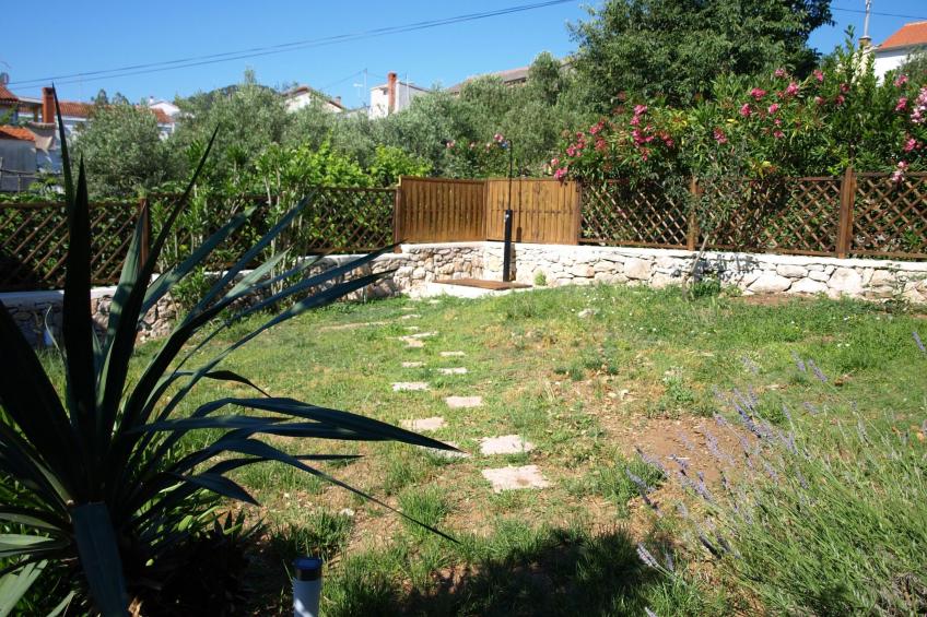 Traditionelles Steinhaus am Meer in Preko - foto 31