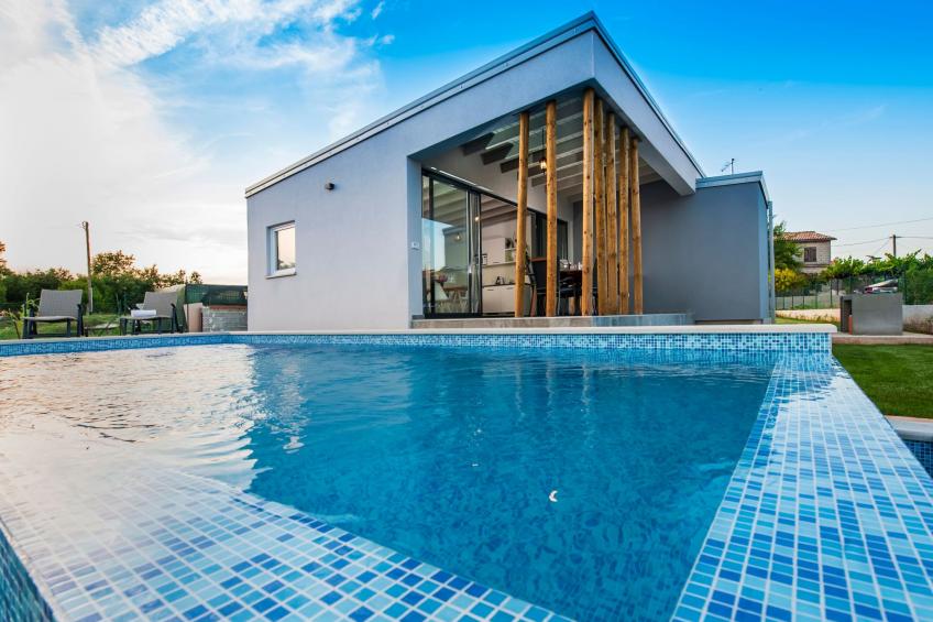 Vollständig freistehende Designervilla mit Infinity-Pool - foto 2
