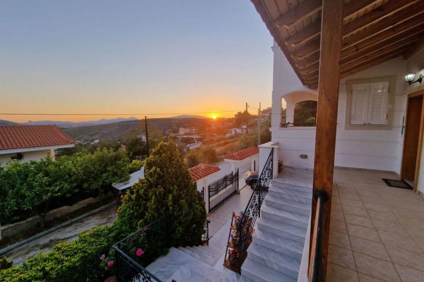 Vollständig umschlossene und großzügig angelegte dreistöckige Ferienvilla mit f - foto 42