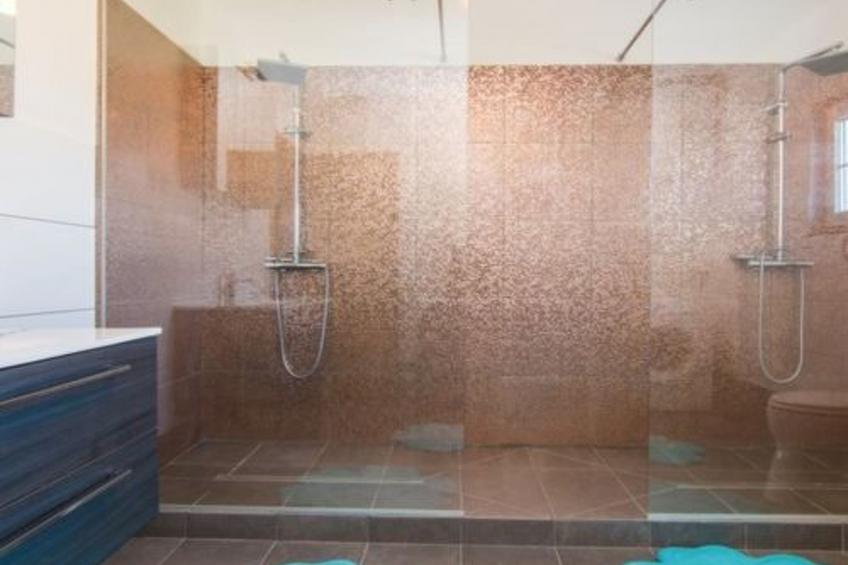 Laura mit Pool - foto 25