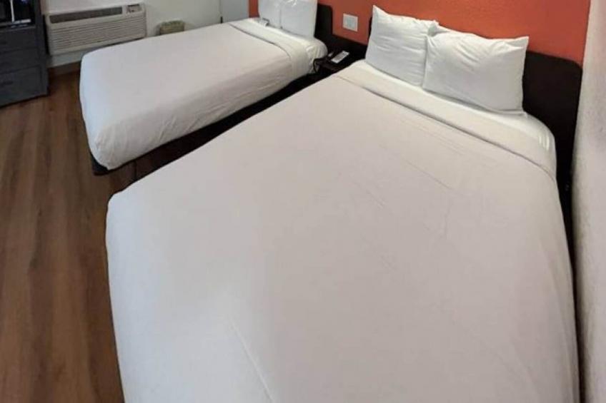 2 Queen Beds  Suite Non-Smoking Micfridge - foto 11