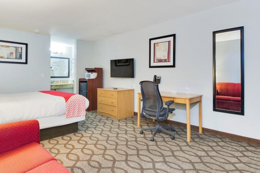 King Bed with Pull Out - foto 16