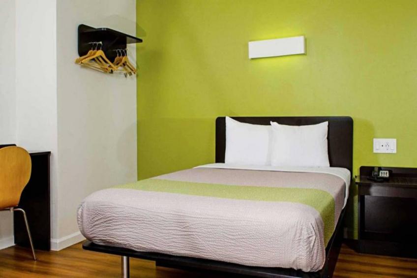 1 King Bed  Non-Smoking - foto 17