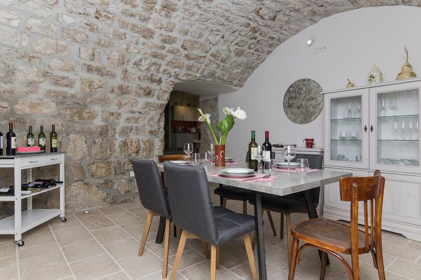 Schönes Steinhaus mit beheiztem Pool, Terrasse mit Meerblicl in ruhige Lage - foto 29